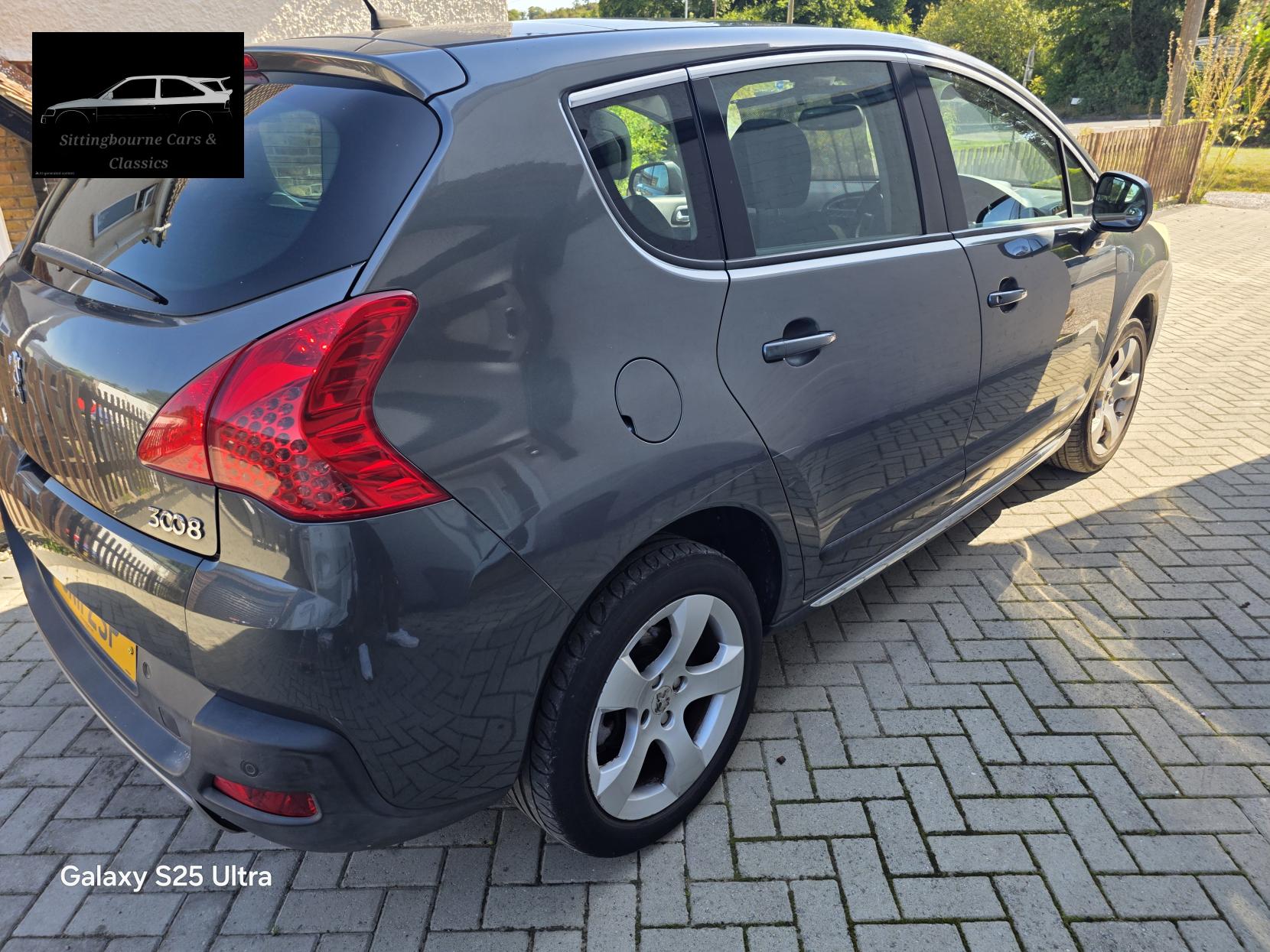 Peugeot 3008 1.6 HDi Exclusive SUV 5dr Diesel EGC Euro 5 (112 ps)