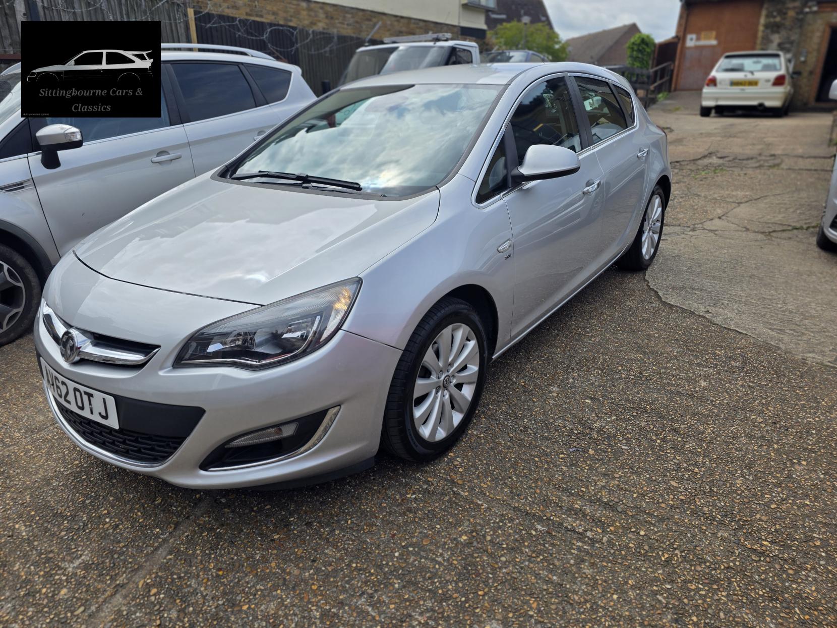 Vauxhall Astra 1.6 16v SE Hatchback 5dr Petrol Auto Euro 5 (115 ps)