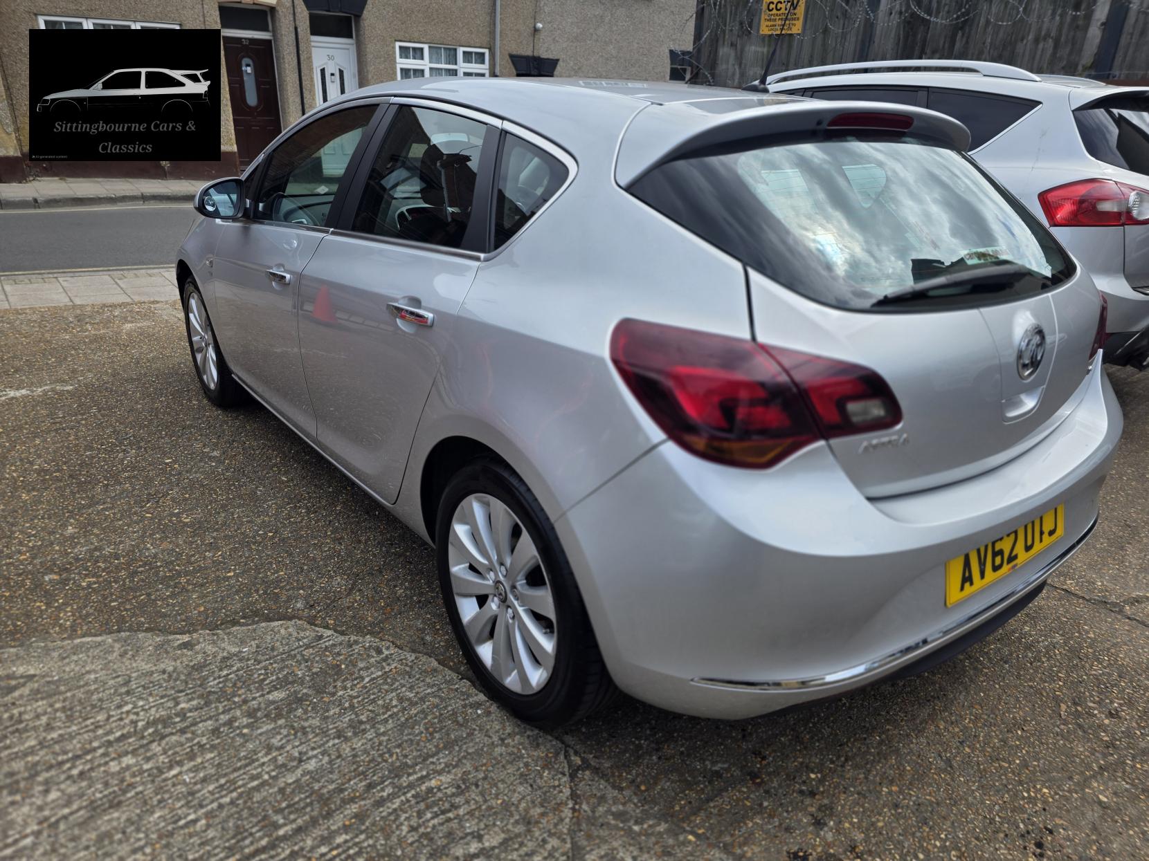 Vauxhall Astra 1.6 16v SE Hatchback 5dr Petrol Auto Euro 5 (115 ps)