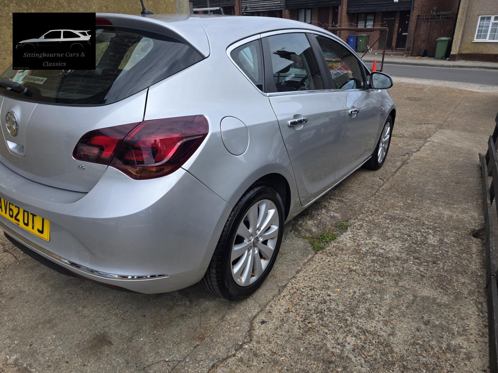 Vauxhall Astra 1.6 16v SE Hatchback 5dr Petrol Auto Euro 5 (115 ps)