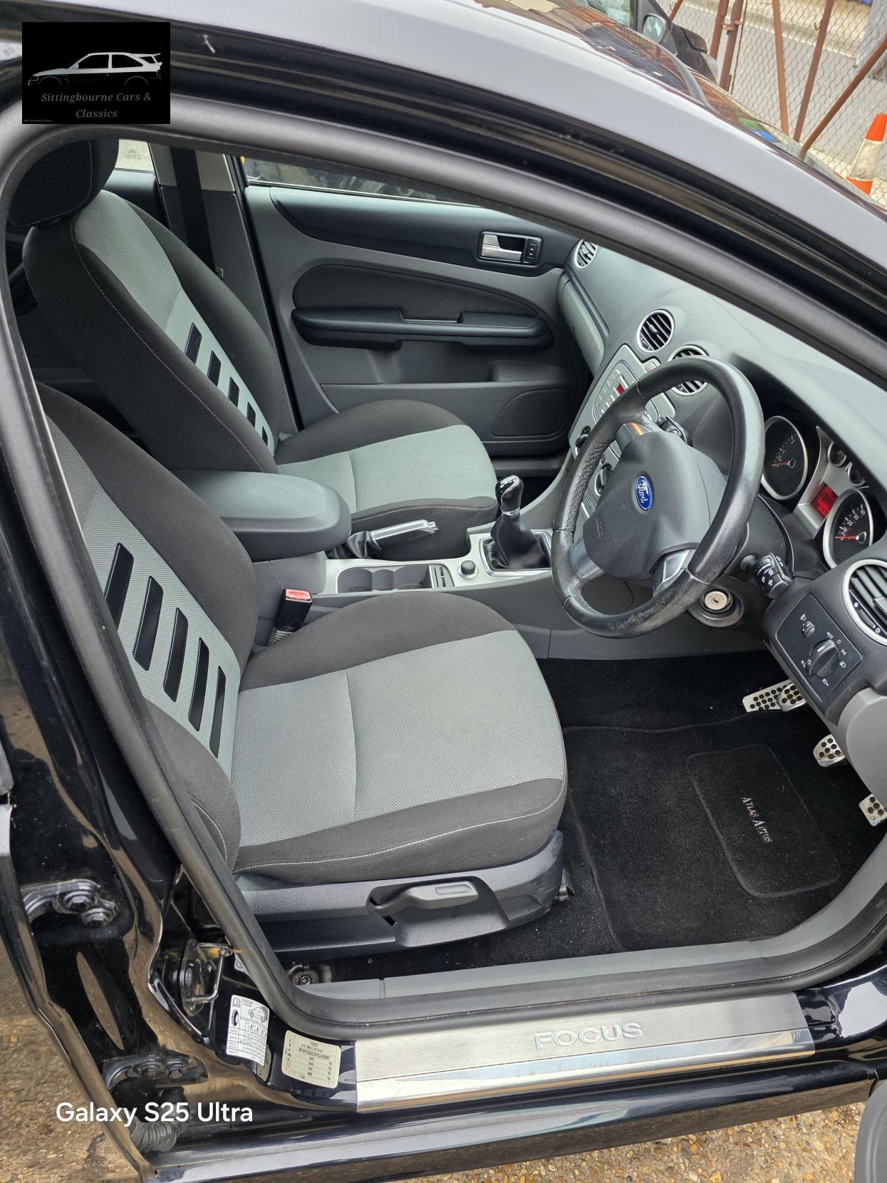 Ford Focus 1.6 Zetec S Hatchback 5dr Petrol Manual (157 g/km, 113 bhp)