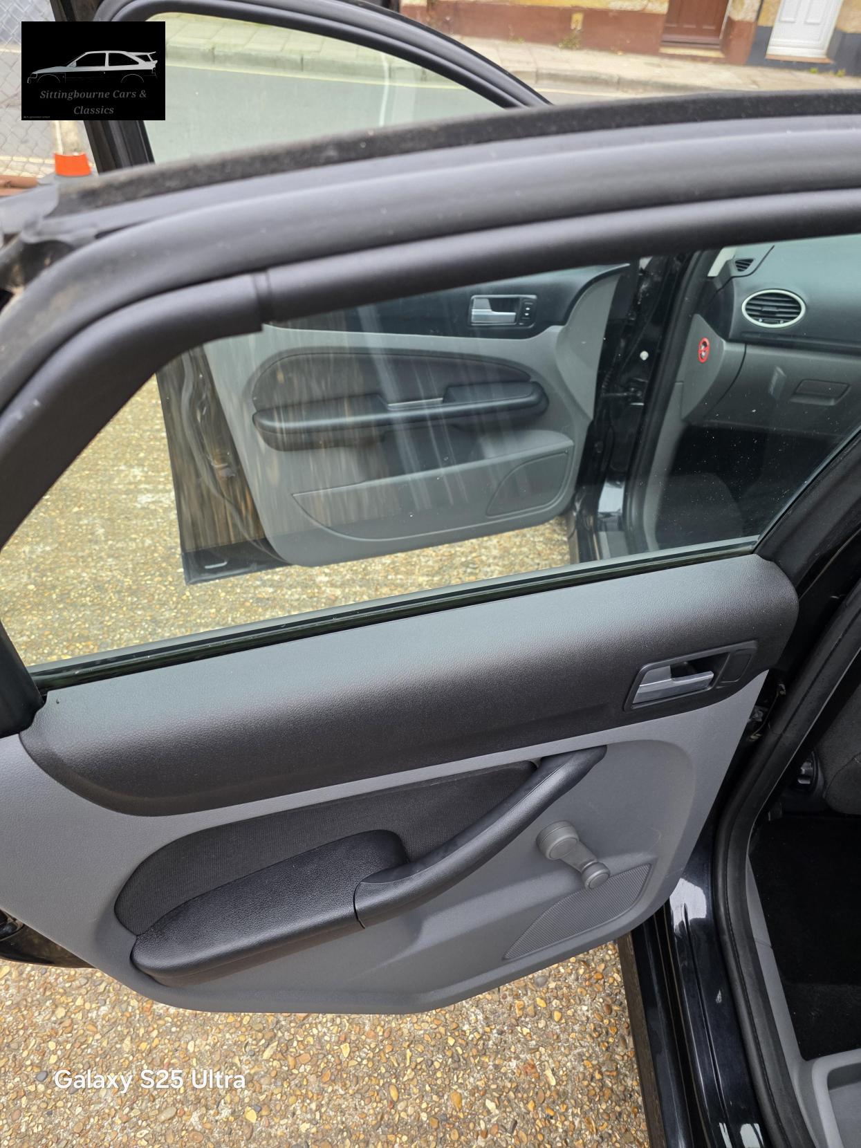 Ford Focus 1.6 Zetec S Hatchback 5dr Petrol Manual (157 g/km, 113 bhp)