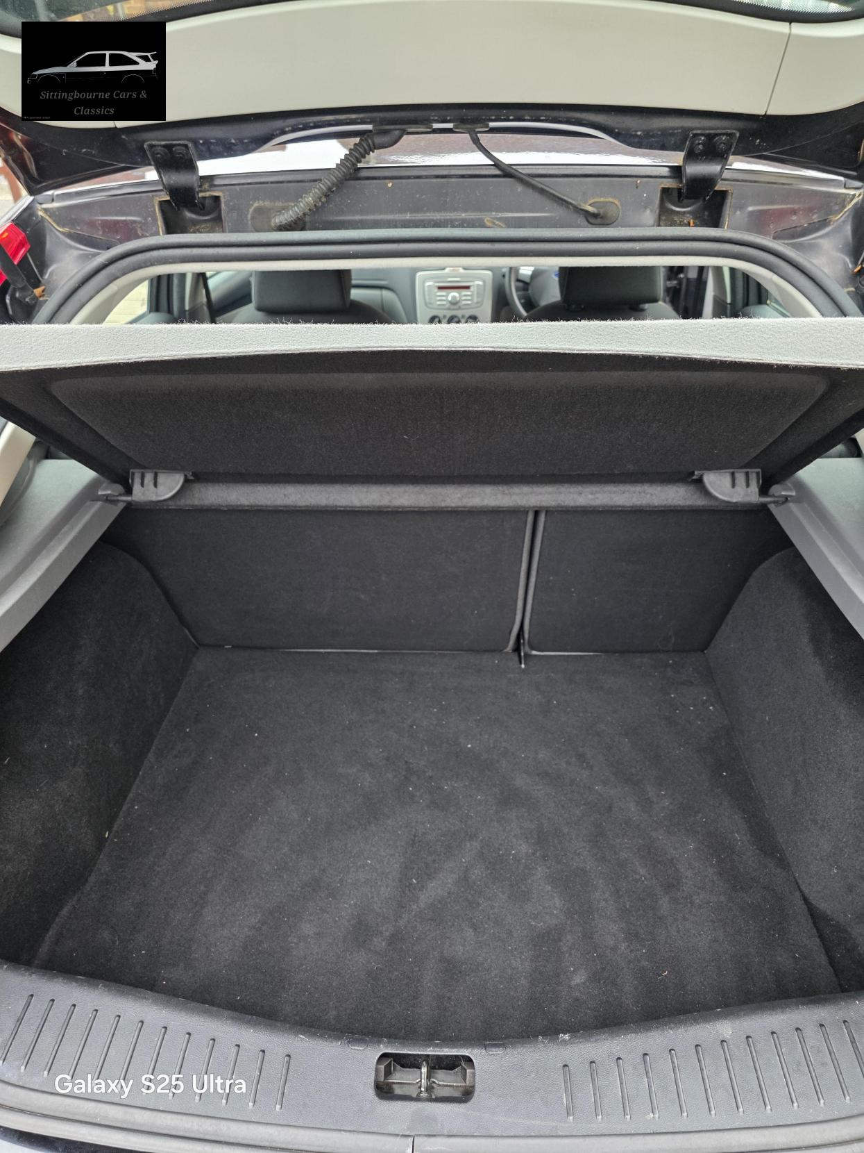 Ford Focus 1.6 Zetec S Hatchback 5dr Petrol Manual (157 g/km, 113 bhp)