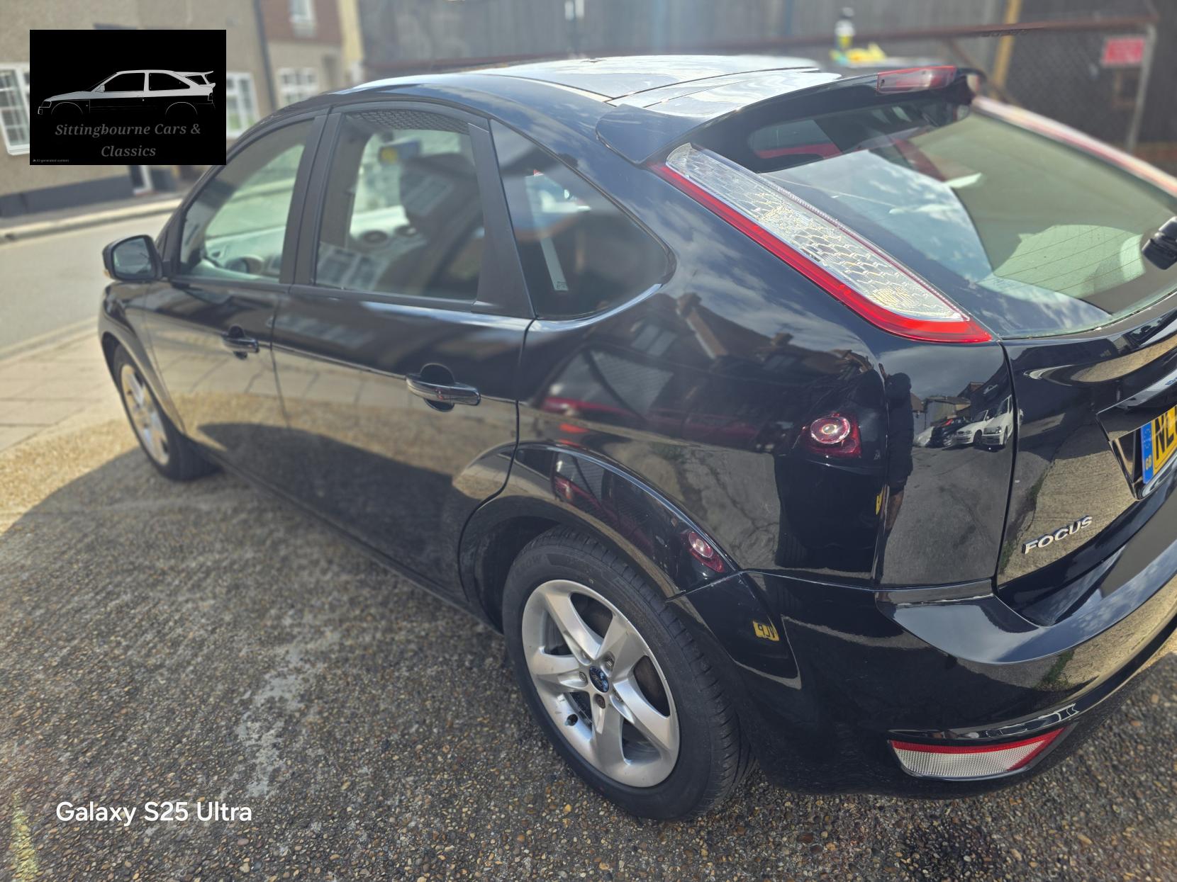 Ford Focus 1.6 Zetec Hatchback 5dr Petrol Manual (161 g/km, 99 bhp)