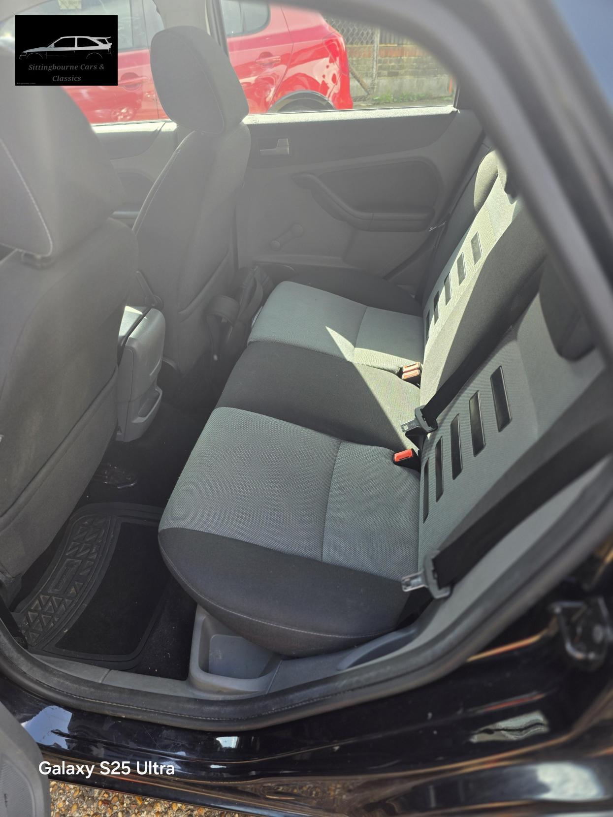 Ford Focus 1.6 Zetec Hatchback 5dr Petrol Manual (161 g/km, 99 bhp)