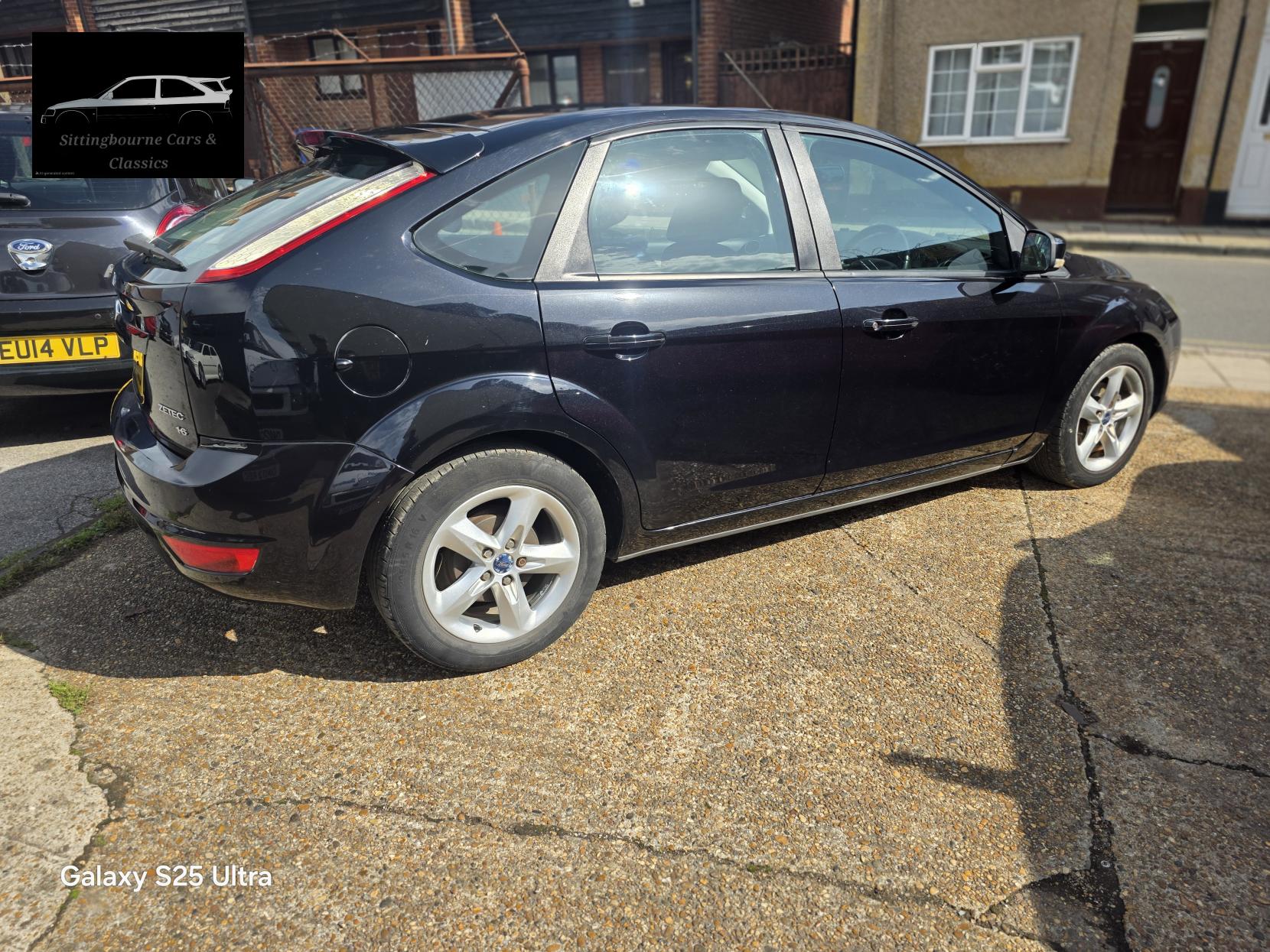 Ford Focus 1.6 Zetec Hatchback 5dr Petrol Manual (161 g/km, 99 bhp)