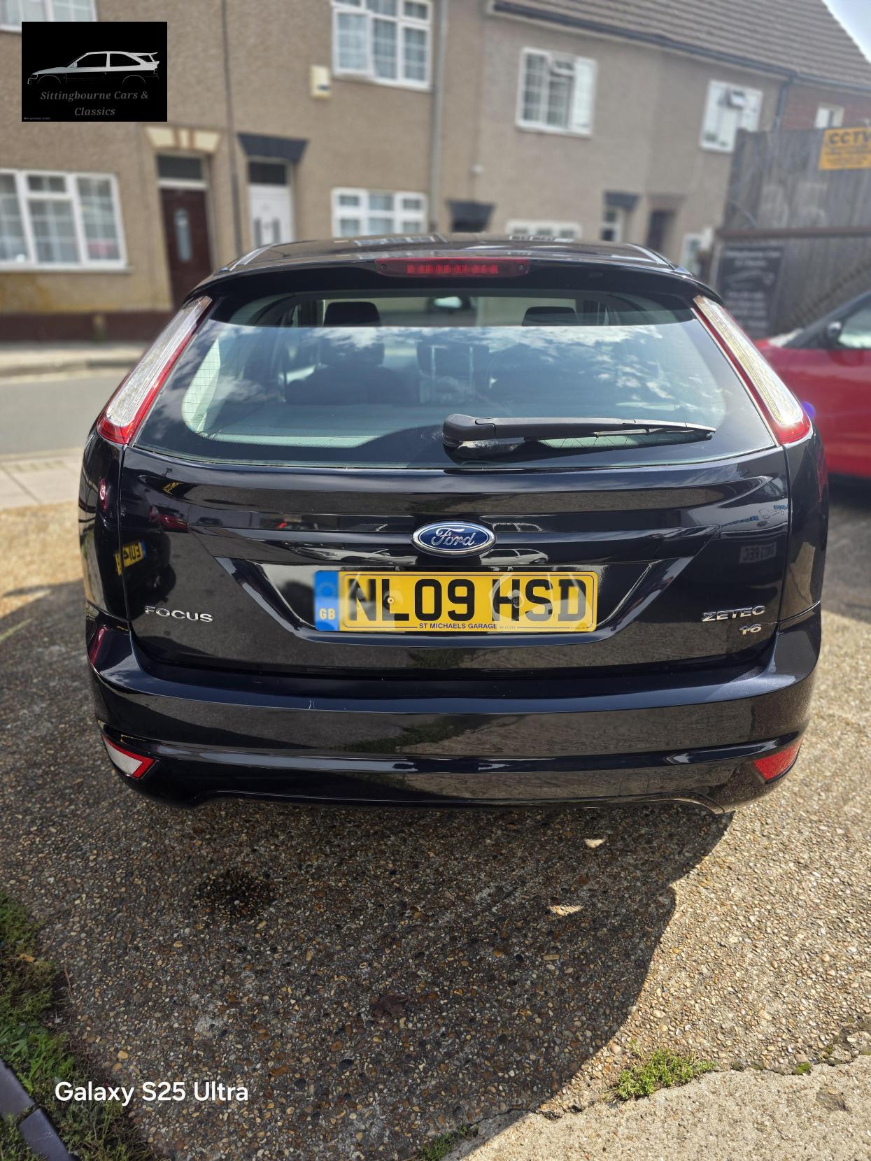 Ford Focus 1.6 Zetec Hatchback 5dr Petrol Manual (161 g/km, 99 bhp)