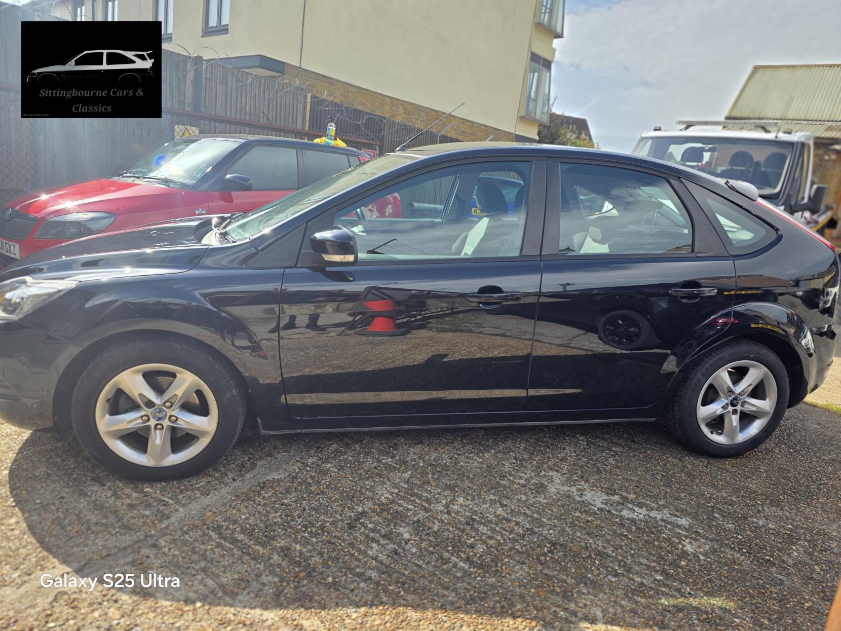 Ford Focus 1.6 Zetec Hatchback 5dr Petrol Manual (161 g/km, 99 bhp)